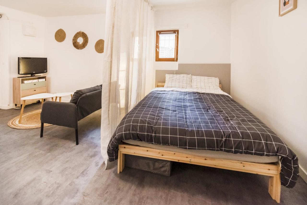 Апартаменты Studio Hyeres Medieval Экстерьер фото